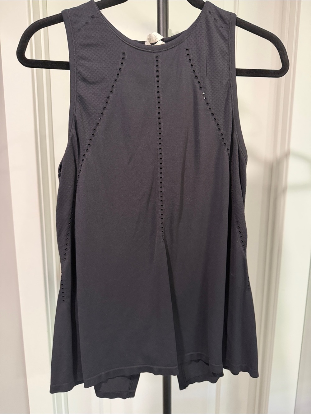 Athleta Women’s Black Sleeveless Tie Back Athletic Tank Top